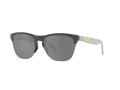Oakley Frogskins Lite OO 0OO9374 937451 63 Occhiali da Sole