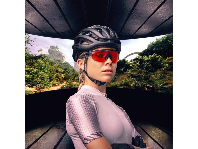 Oakley Sphaera OO 9403 09 136 Occhiali da Sole