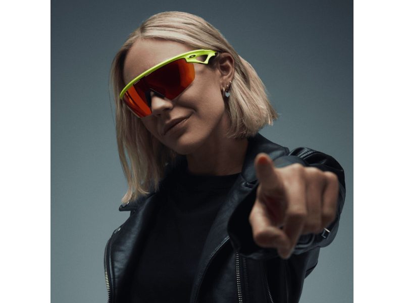 Oakley Sphaera OO 9403 14 136 Occhiali da Sole